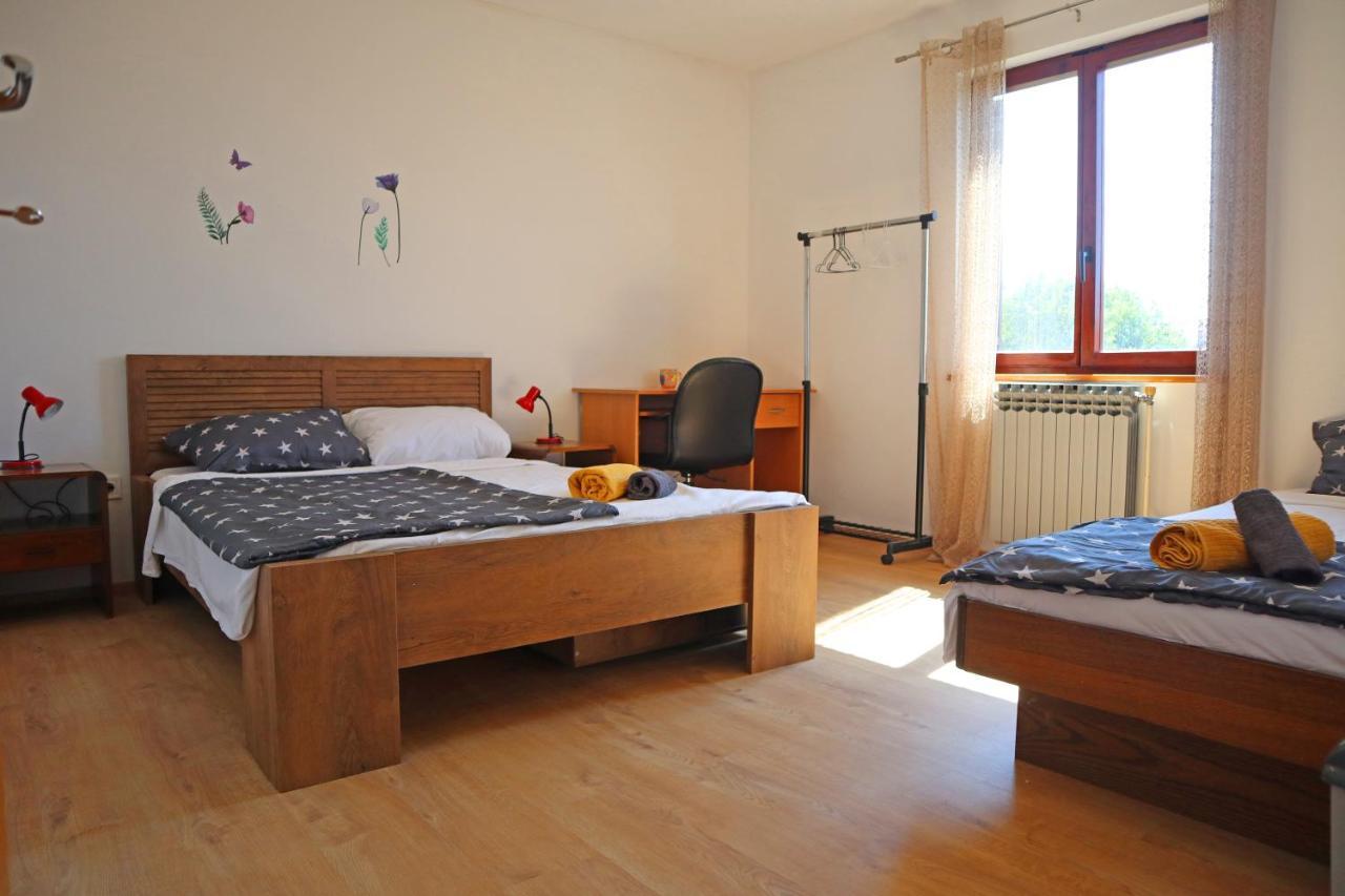 Appartamento Apartman Slavko Tar-Vabriga Esterno foto