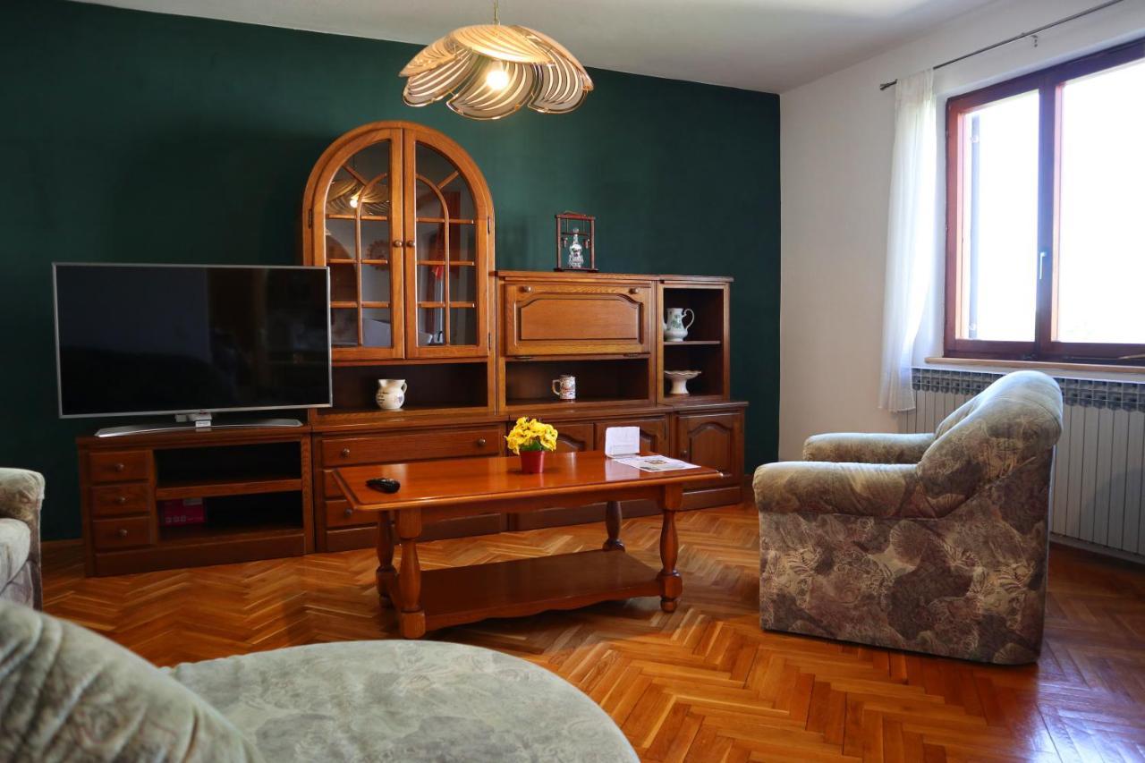 Appartamento Apartman Slavko Tar-Vabriga Esterno foto